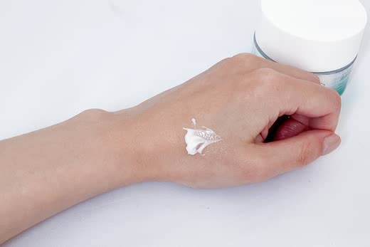 乾燥肌 保湿クリーム