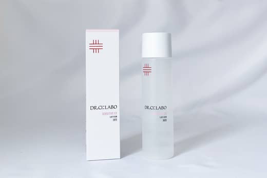 敏感肌化粧水パッケージ画像